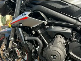 moto triumph 765 street triple rs