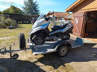 piaggio mp3 125 avec remorque