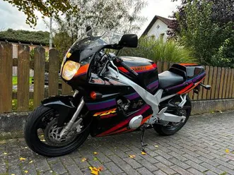 yamaha fzr 600