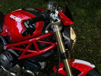 ducati monster 1100 evo