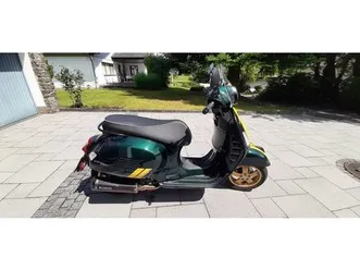 vespa gts super racing sixties | akrapovic