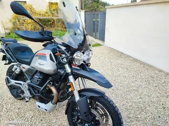 a vendre moto guzzi 850tt travel avec poignée chauffante, régulateur de vitesse, ordinateur de bord, valise