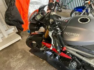 triumph street triple 1050 140 cv anno 2016