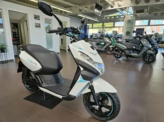 peugeot streetzone e2 plus