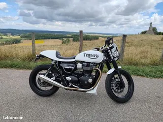 moto triumph street cup a2 bonneville■ligne vance and hines très belle sonorité.■selle deux personnes disponi