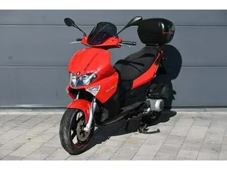 gilera runner st 125 + kovček 124 cm3, 2008 god.