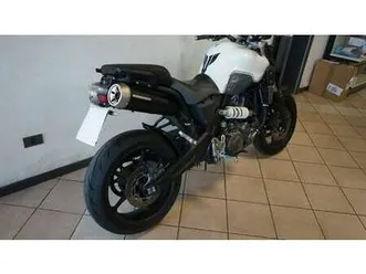 yamaha mt-03 mono bianco