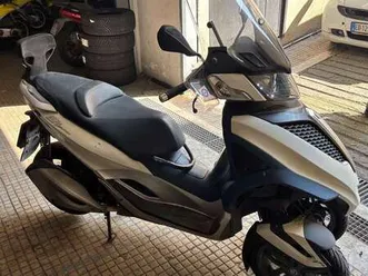 piaggio mp3 300 yourban bianco