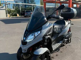 piaggio mp3 roller