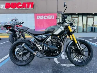 2024 triumph scrambler 400 x matte khaki green / fusion white