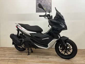 moto neuve: aprilia sr gt 125