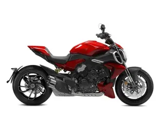 2025 ducati diavel v4 red