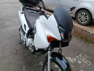 a saisir honda varadero ou échange