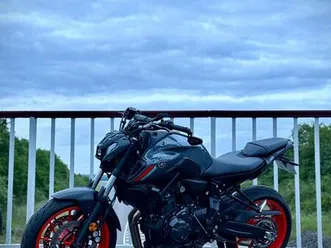 yamaha mt-07 - 5 500 km - ligne sc-project - a2