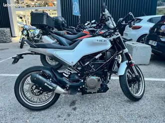 husqvarna vitpilen 401 – 2022 – 8 200 km – excellent état – accessoires husqvarna