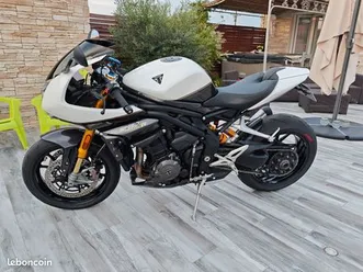 triumph speed triple 1200 rr