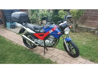 ② honda moto cbf 250, en bon état