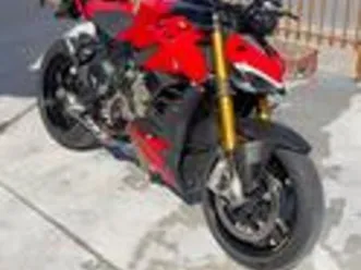 ducati streetfighter v4 s- 10.600 modifiche