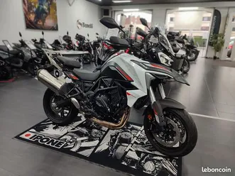 ◊❗◊ black friday : benelli trk 702 + accessoires à 7299 euros ?