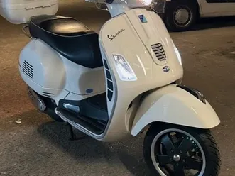 vespa 300 gts
