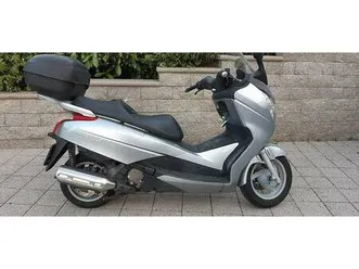scooter honda fes 125 s-wing
