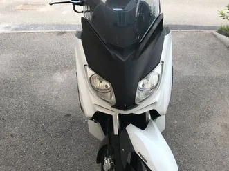 scooter yamaha xmax 125 abs