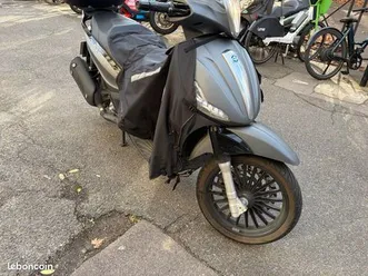 av scooter 125 piaggio beverly avec accessoires