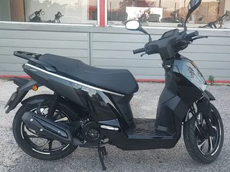 peugeot tweet 125 du 02/2025 avec 5200 km