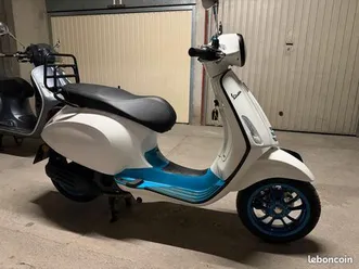 vespa primavera 125 abs état neuf