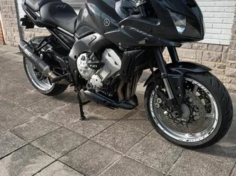 ② moto yamaha fz1 1000 cc