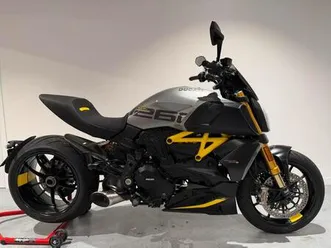 ② ducati diavel 1260 s noir et acier