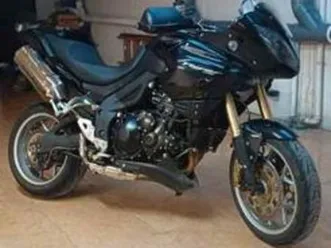 triumph - tiger 1050