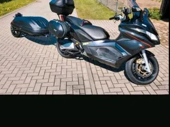 aprilia srv mit hänger einmalig