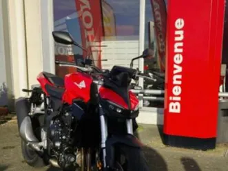 honda cb1000 hornet 2025 1000 cm3 | moto roadster | 760 km | rouge | 17200 royan