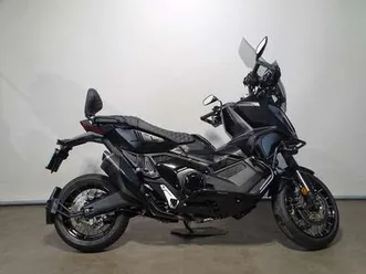 honda x-adv zwart