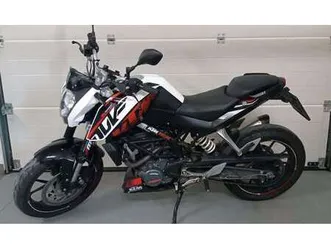 ktm duke 125 , kurzes heck , akrapovic auspuff