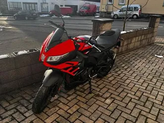 aprilia tuono 125