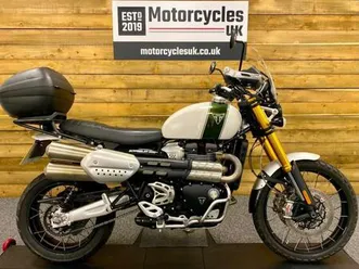 2022 triumph scrambler 1200 xe, only 2,599 miles, fsh, engine bars, heated grips