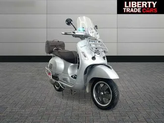2017 piaggio vespa vespa gts 300 super 70th se unlisted petrol automatic