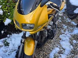 yamaha fzs 600