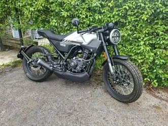 brixton crossfire 125 motore a liquido