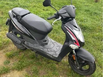 ? scooter kymco agility 50 cc 4t – 2017 – bon état