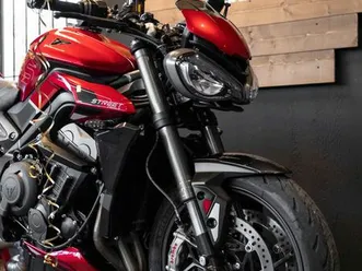 superbe triumph 765 rs