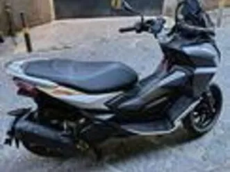aprilia sr gt 200