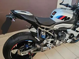 bmw m 1000 r