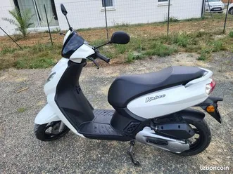 scooter peugeot kisbee
