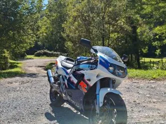 suzuki - gsxr 750