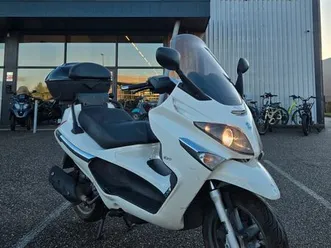 piaggio xevo 125 blanc