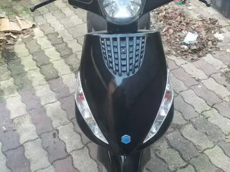 a vendre scooter 50 cm