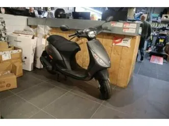 piaggio zip 50 grijs 2024 — scooters | piaggio — marktplaats